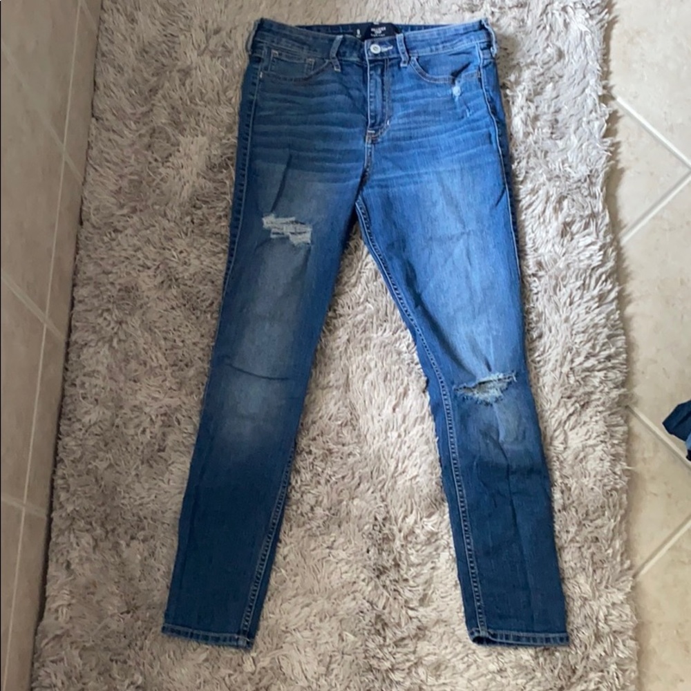 COPY - Hollister distressed capris